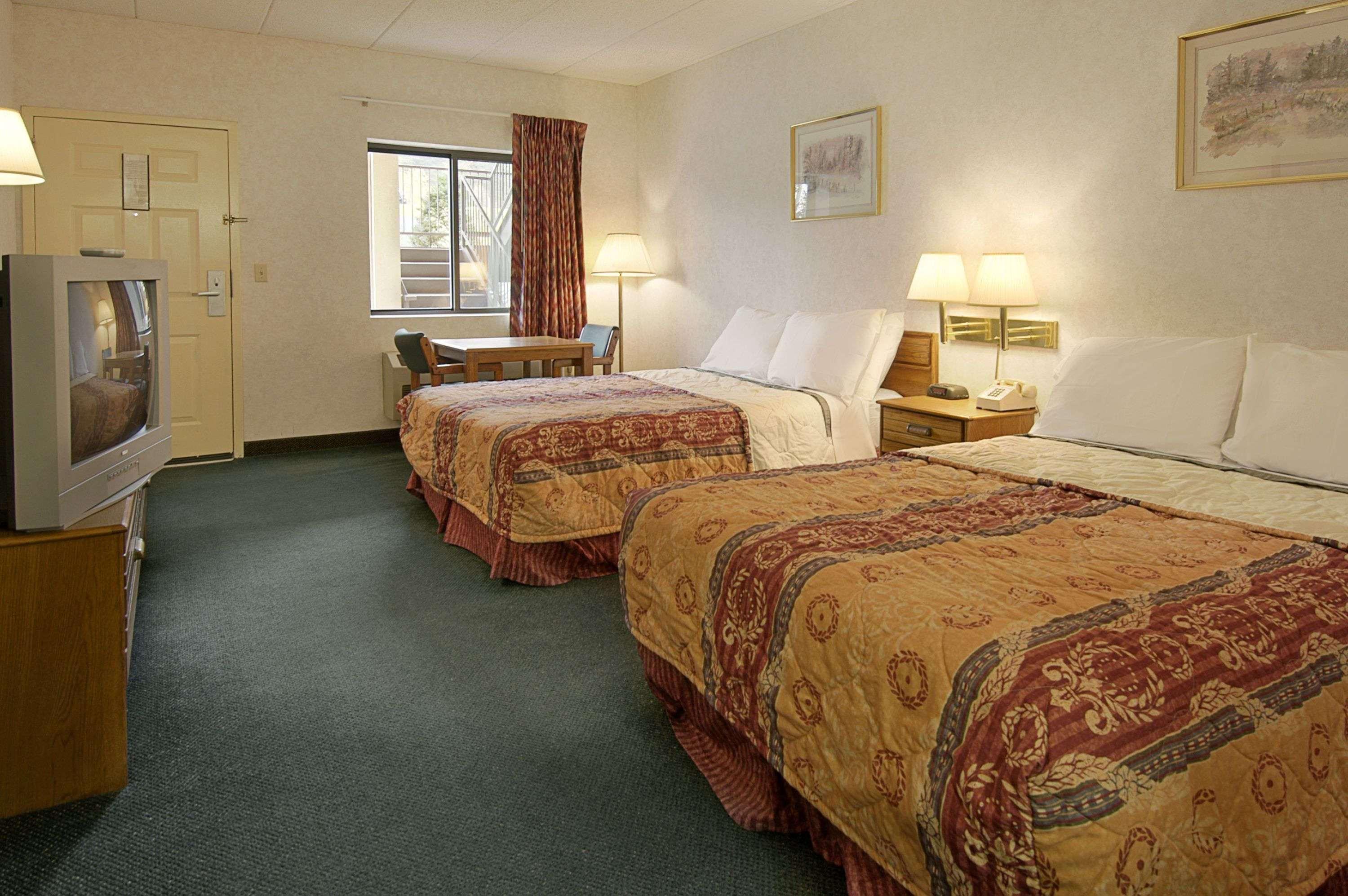 Days Inn By Wyndham Morehead Eksteriør billede