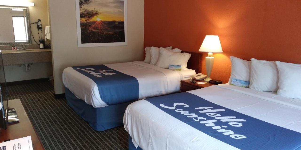 Days Inn By Wyndham Morehead Eksteriør billede